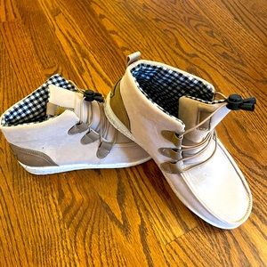 Women’s Suede Boot Tan Colored.